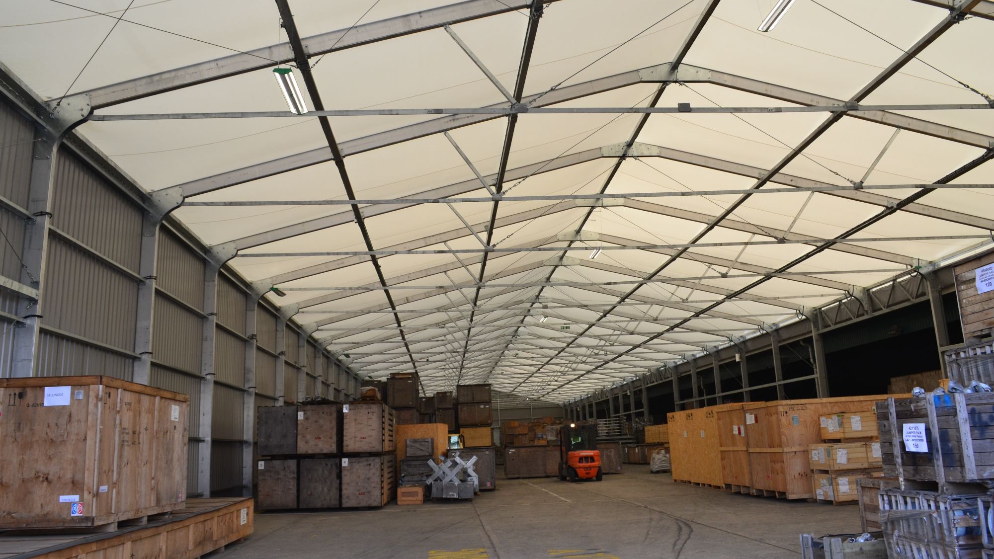 temporary warehouse and storage space