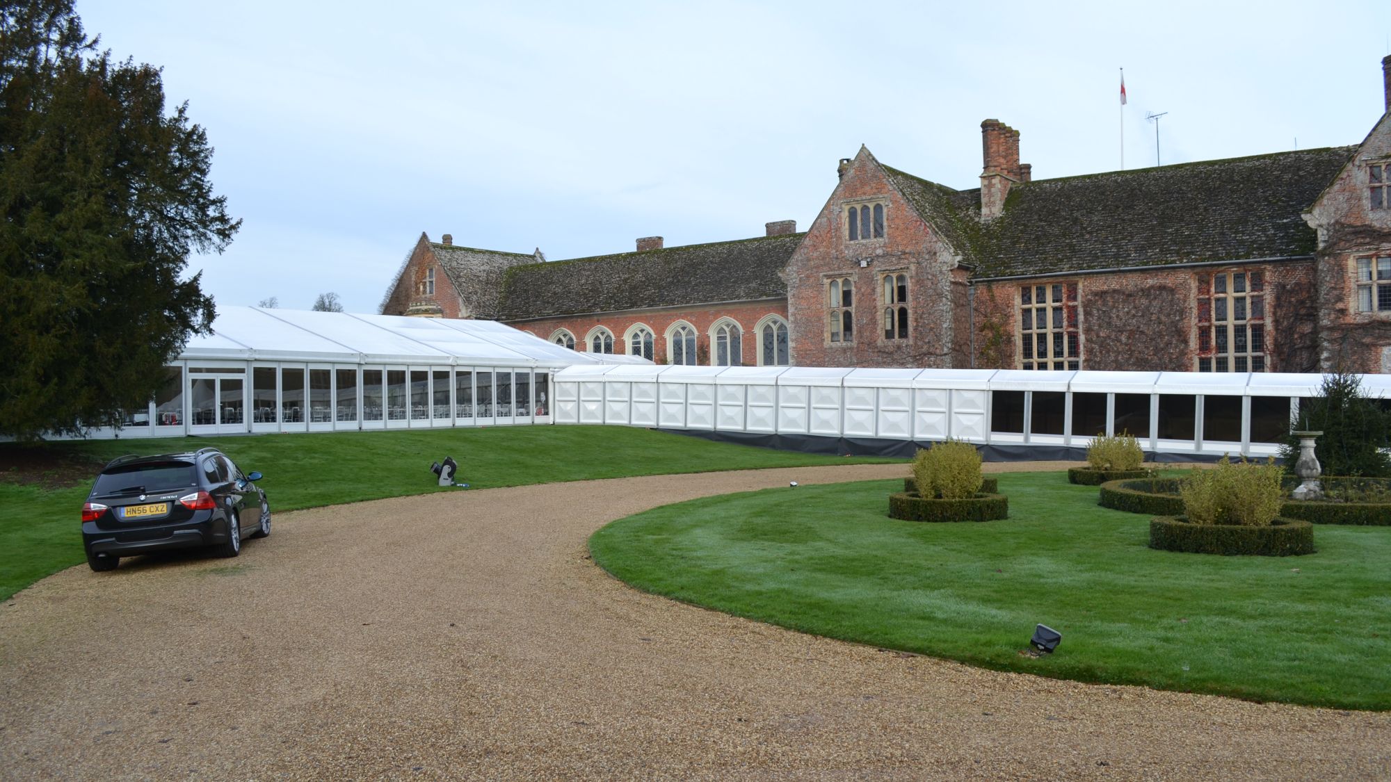Temporary graduation structures