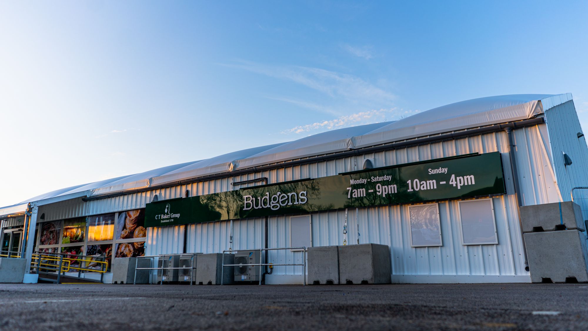 Temporary retail space with blow up roof