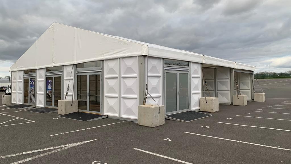 Emergency temporary building