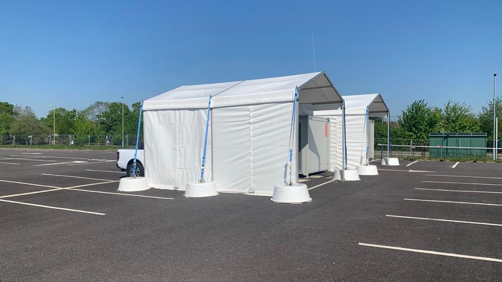 Emergency temporary building structure