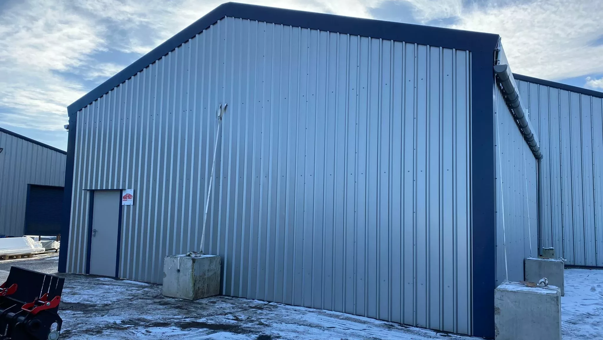 Temporary building cladding