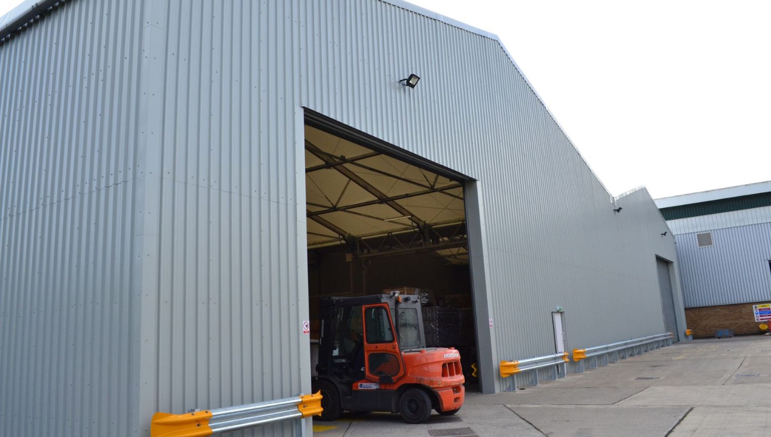 semi-permanent warehouse structure